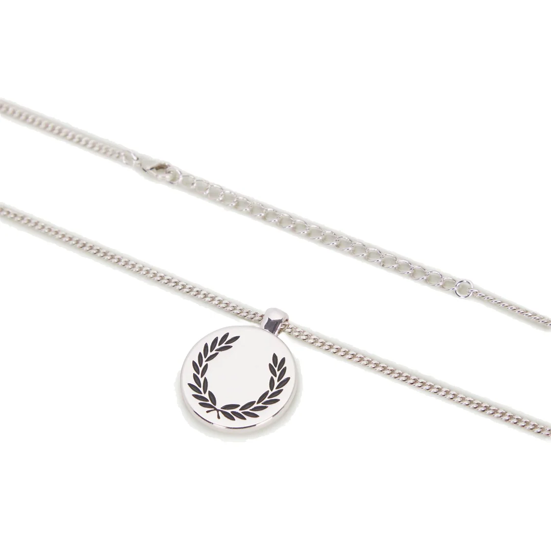 LAUREL WREATH PENDANT NECKLACE METALLIC SILVER - Image 2