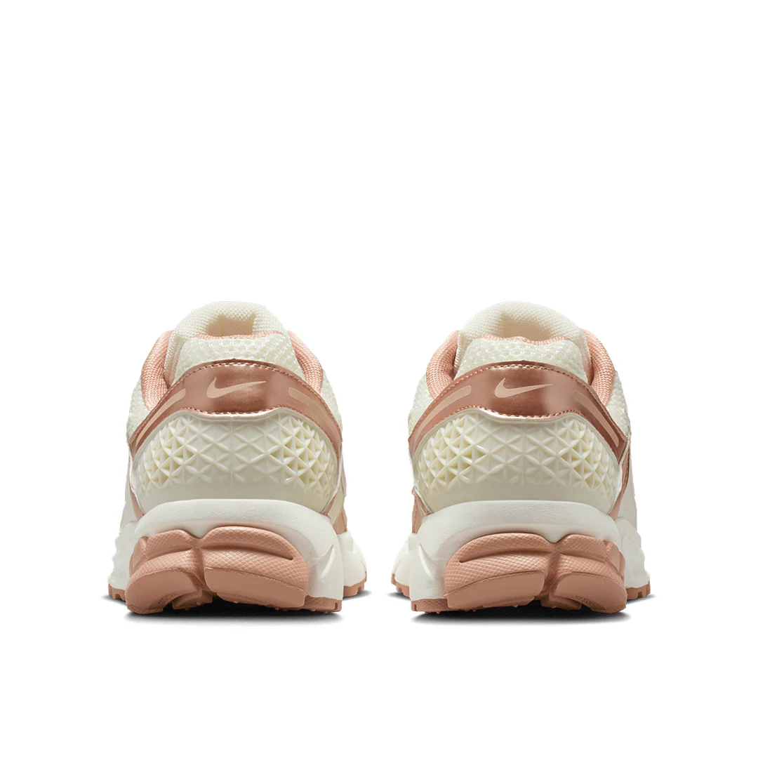 WOMEN'S ZOOM VOMERO 5 ROSE GOLD - Image 3