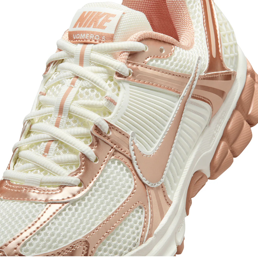WOMEN'S ZOOM VOMERO 5 ROSE GOLD - Image 4